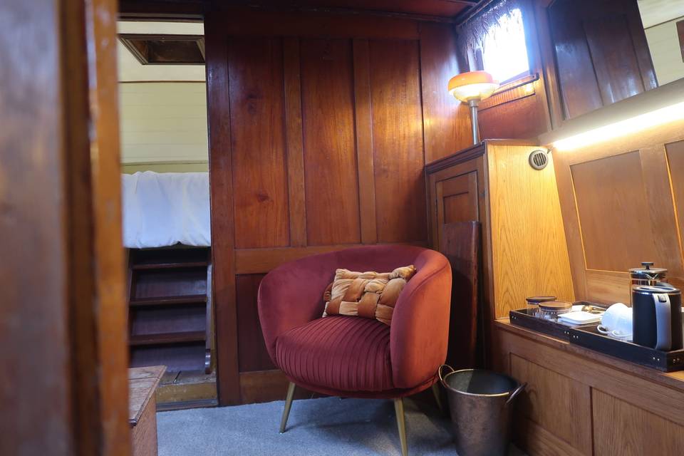 Honeymoon Suite - Captains Cab