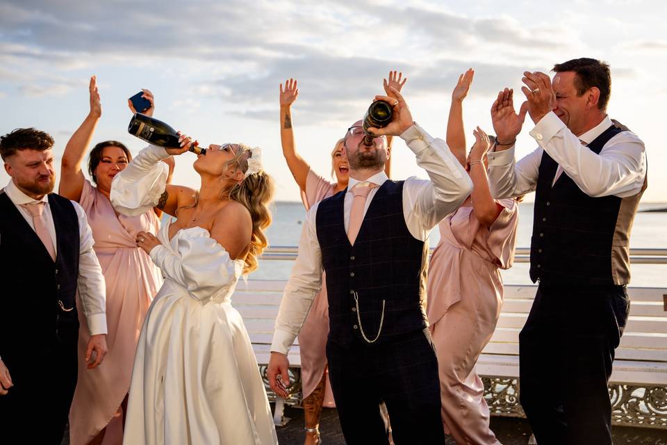 Champagne spray