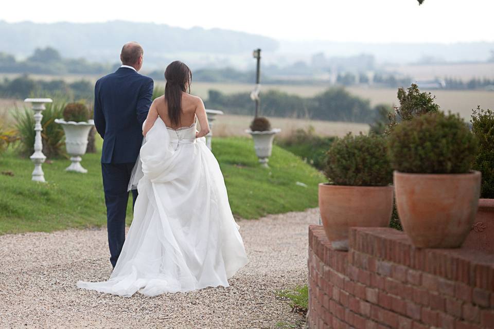 Couple walking to reception