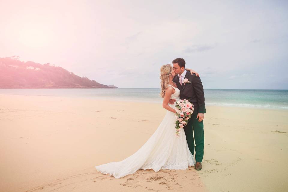 Kiss on the beach