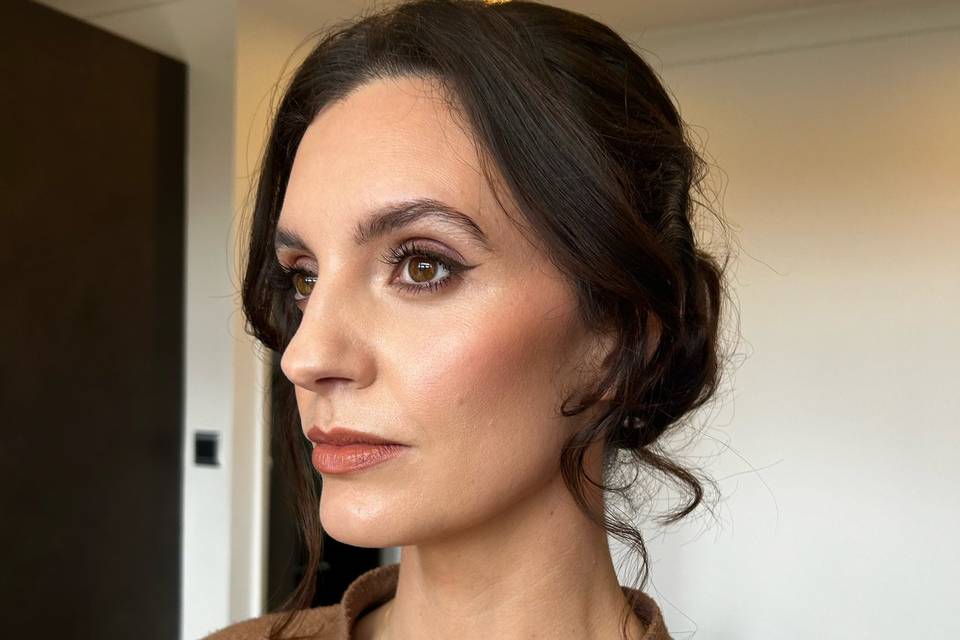 Soft glam makeup