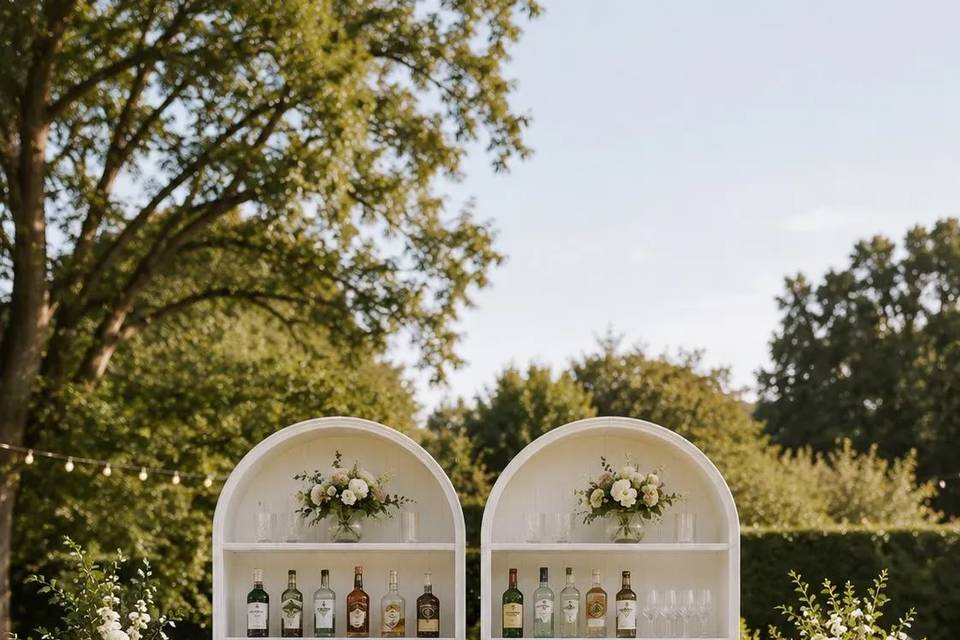 White Georgian Bar Reception s