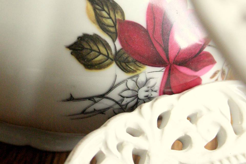 Cups & tea pot