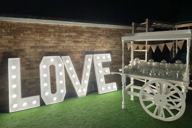 Love letters and candy cart