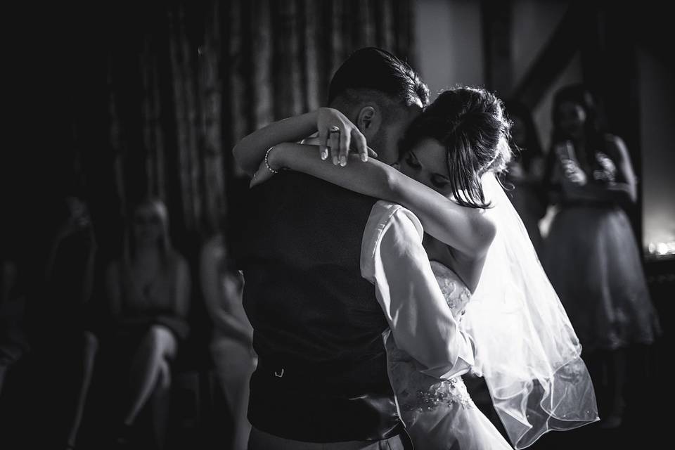 Bride & Groom First Dance Barn