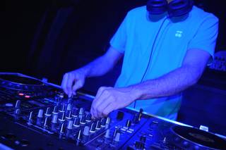 DJ Tom Davis