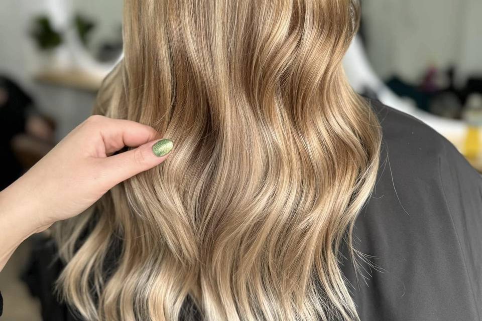 Beige balayage