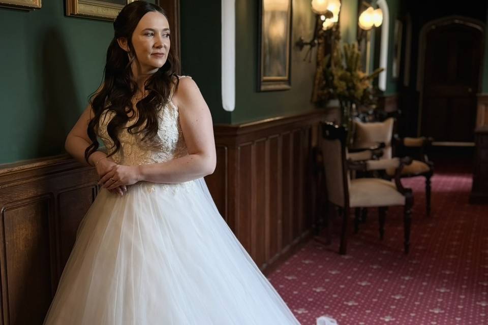 Dramatic lighting bride
