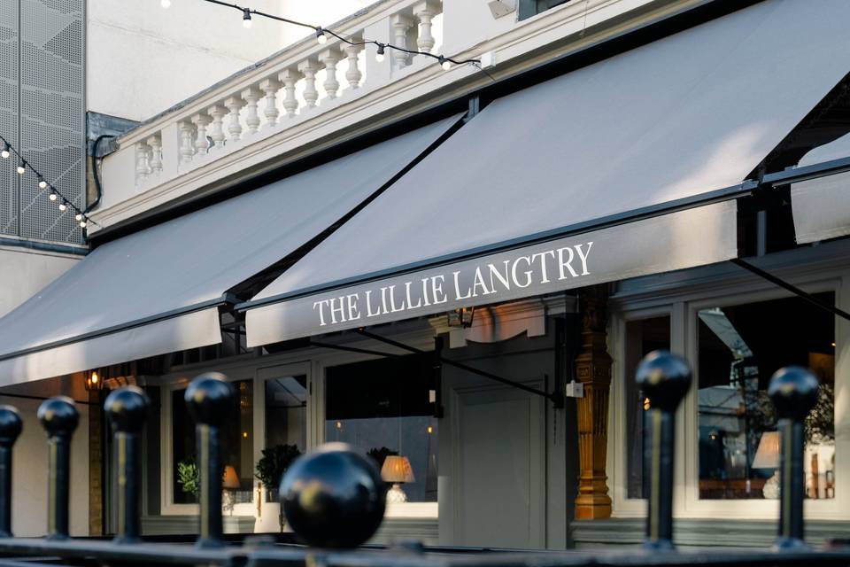 Restaurant signage