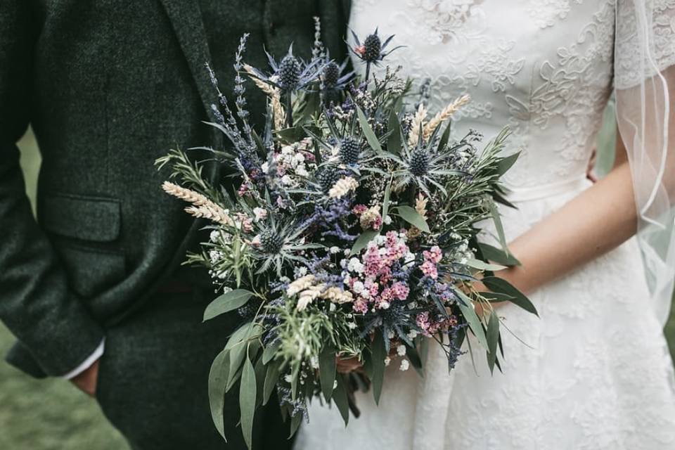 Dried flower bouquet