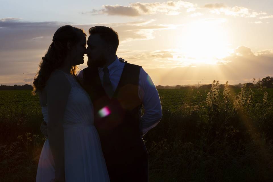 Vikki Asker Wedding Photography - Sunset kisses