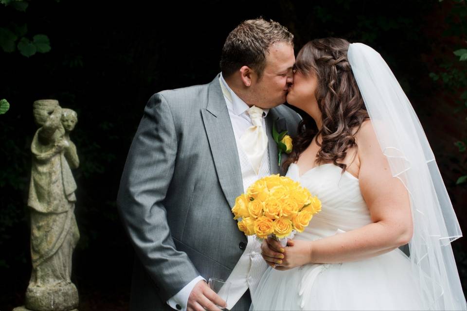 Vikki Asker Wedding Photography - True love