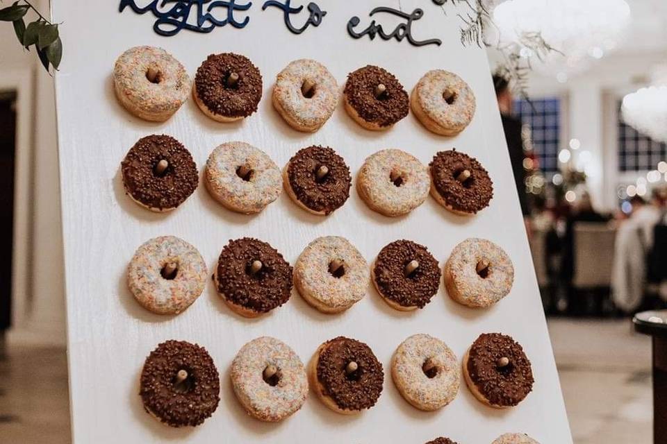 Donut signage