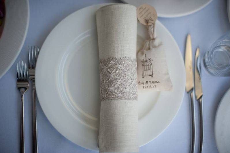 Elegant wedding table decor