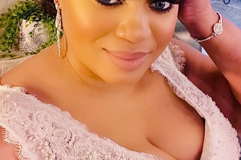Bridal hair and nakeup
