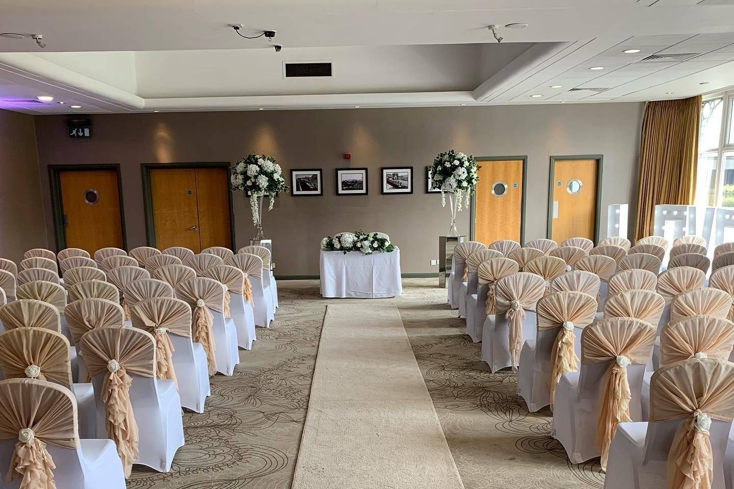 The Holiday Inn Ellesmere Port Hotels Chester, Cheshire | hitched.co.uk