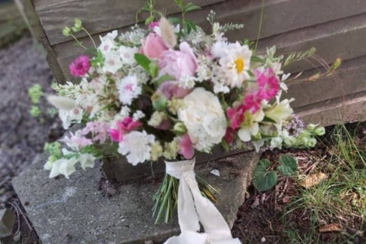 Pink & white bouquet