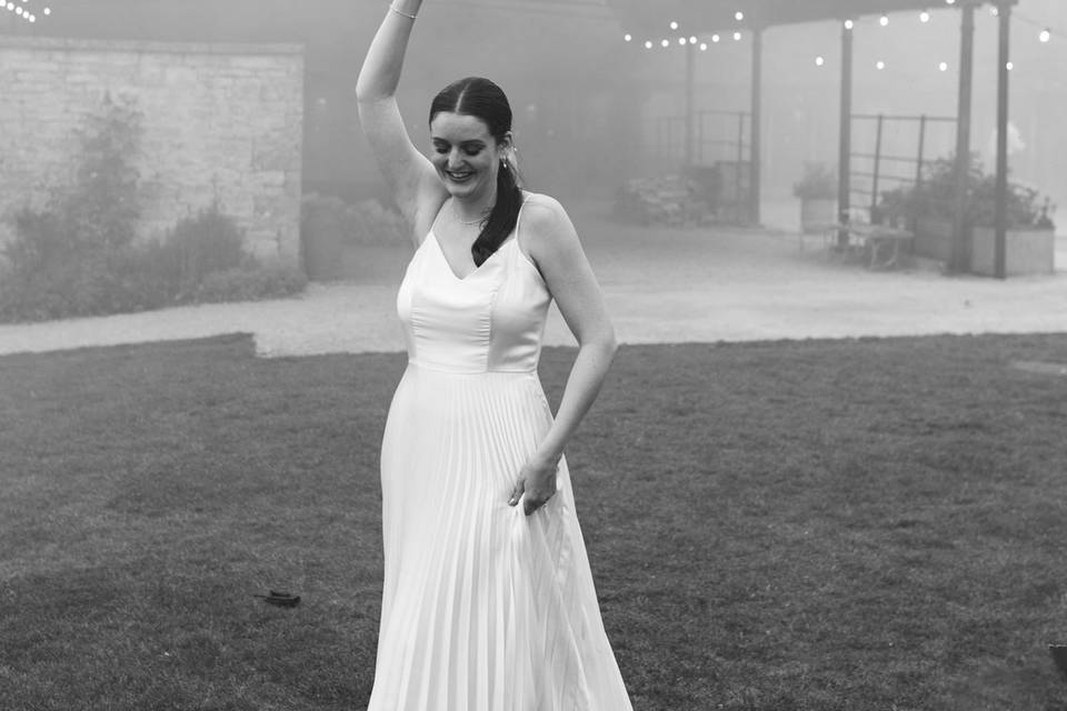 Bride smoke bomb