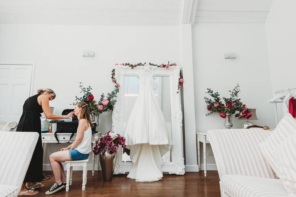 Bridal prep at Hutton Hall