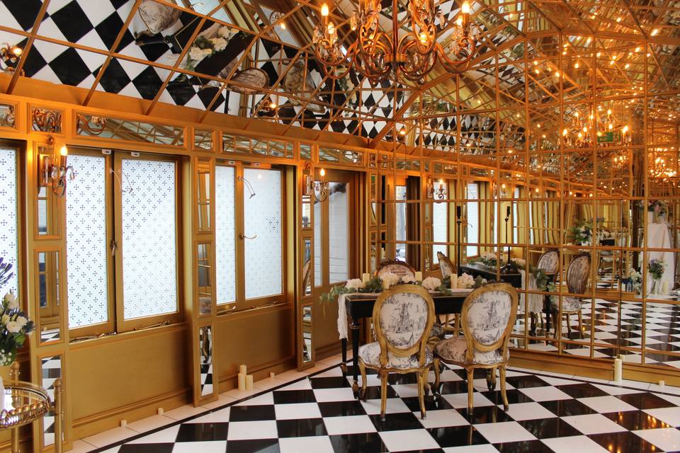 The Mirror Room - ceremony