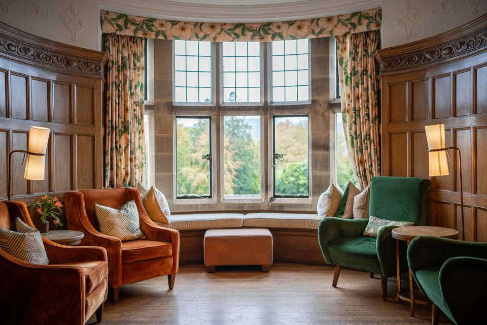 Charming lounges