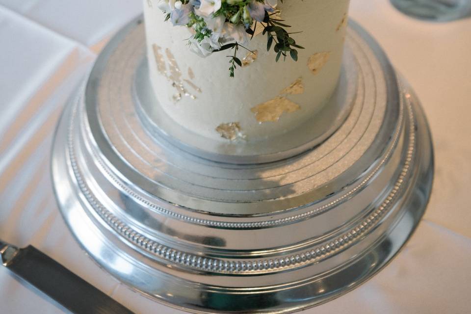 Wedding cake flowers