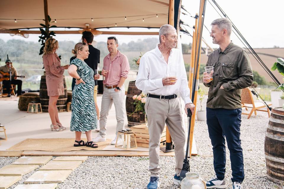 Guests arrive