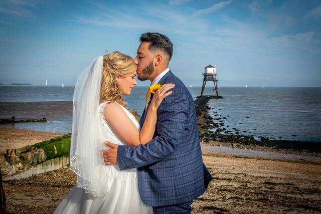 Coastal Kent wedding portraits