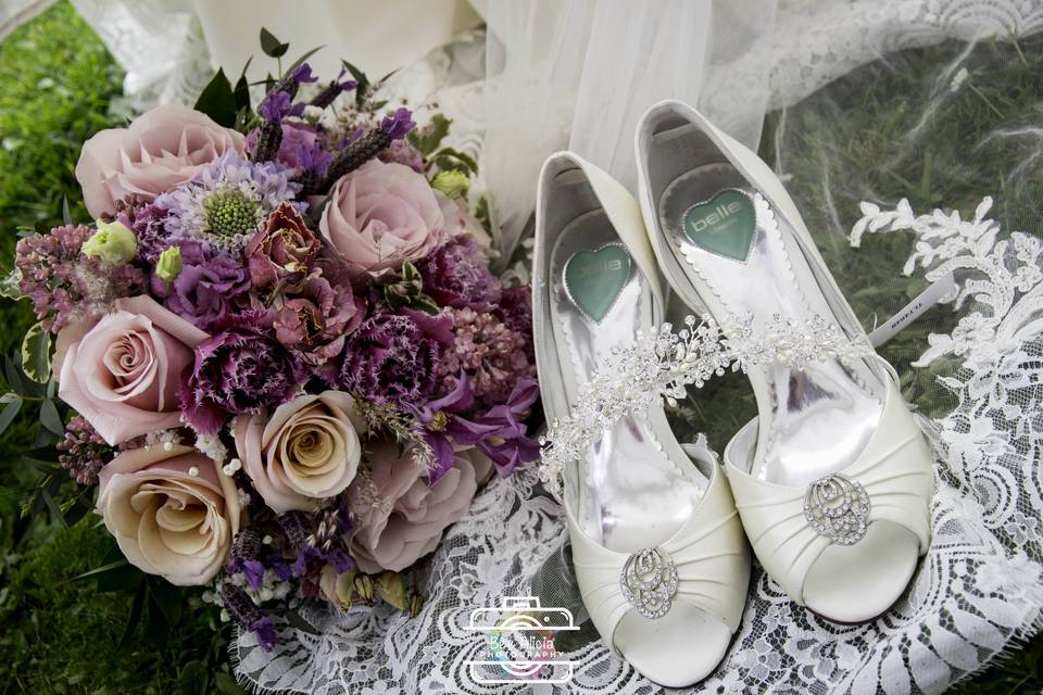 Bouquet, shoes, tiara and lace