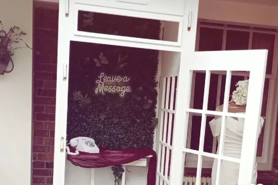 Full size audio guest book