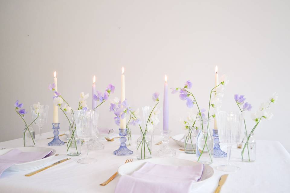 Lilac sweet pea tablescape