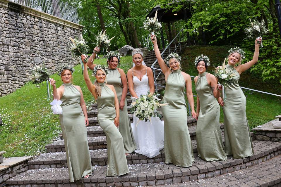 Bride & Bridesmaids