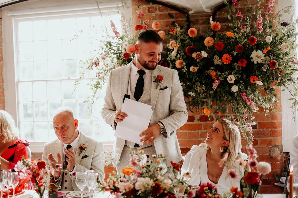 Speeches on The Dining Floor