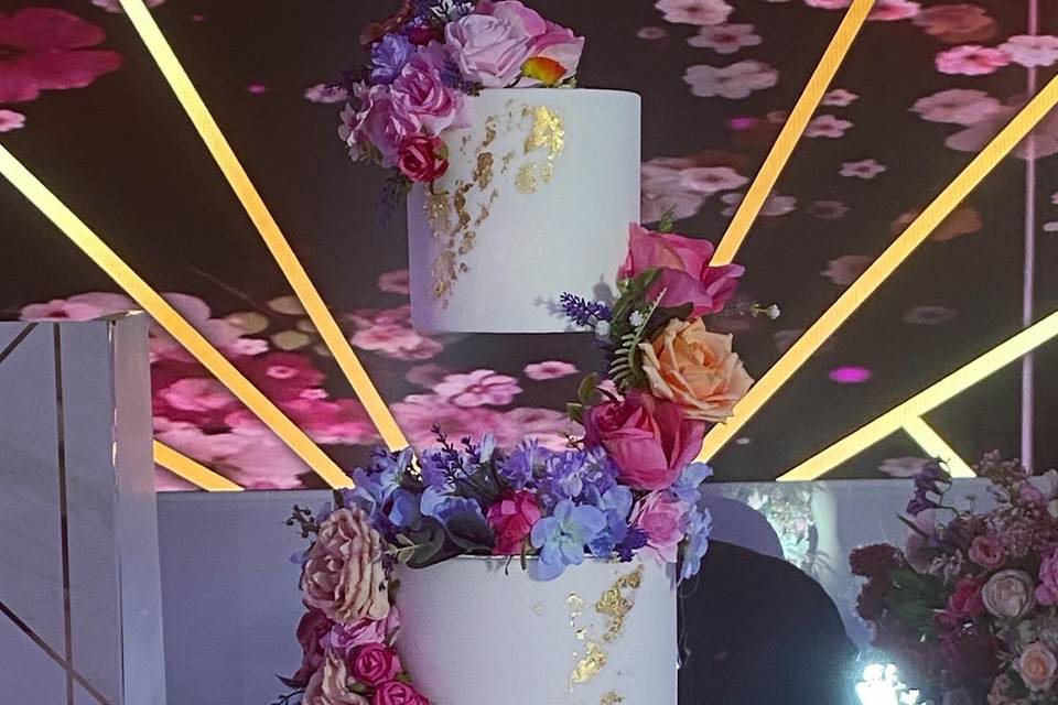 Floating tier and florals