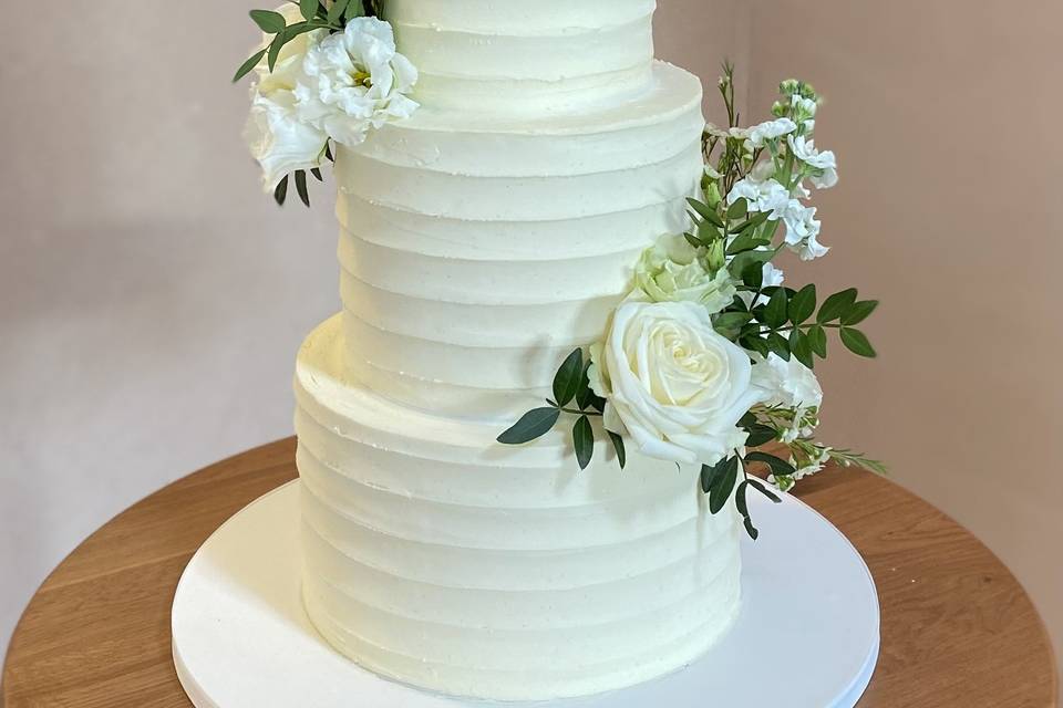 Combed buttercream/floralcake