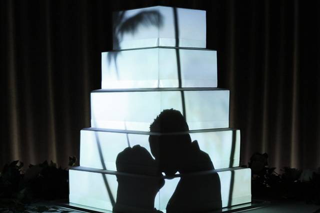 Wedding Cake Projection Video Mapping - YouTube