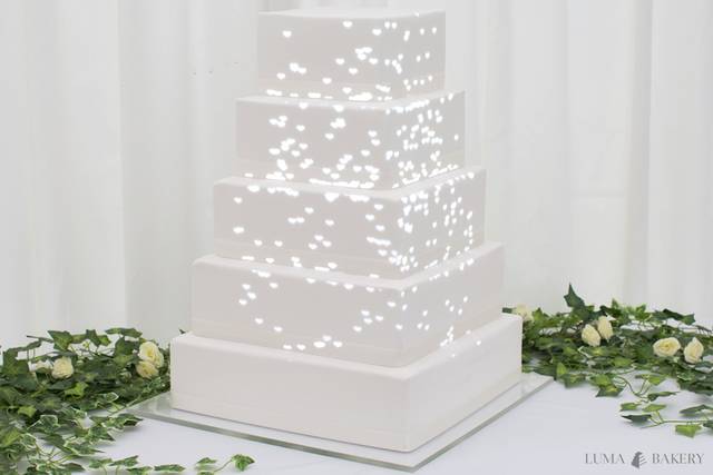 Cake Projection Mapping on Vimeo