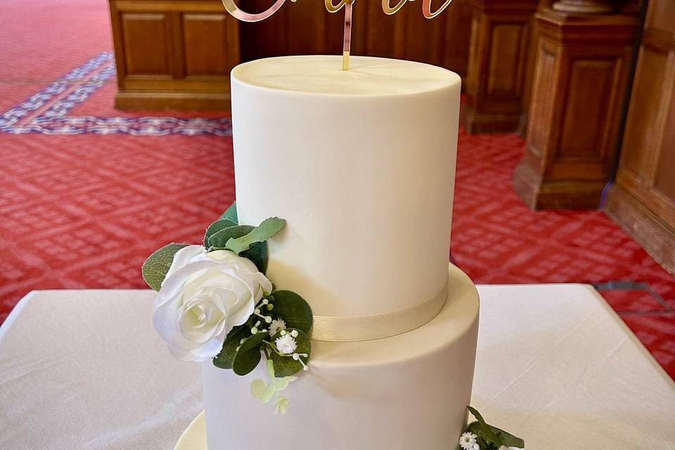 Taupe and ivory wedding cake