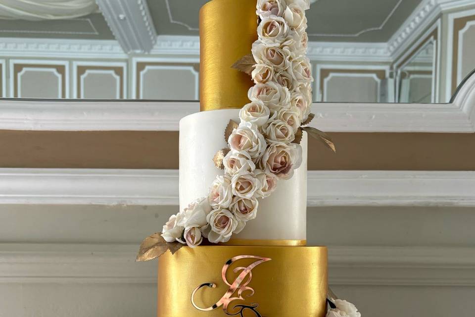 Gold and white garland