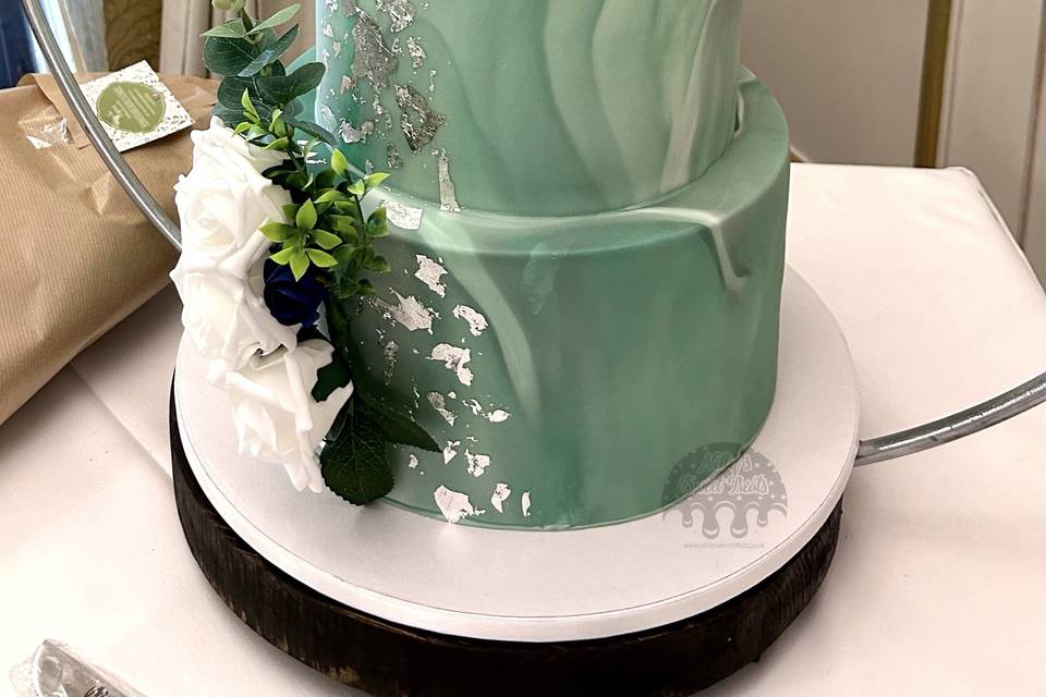 Marbled and silver fondant