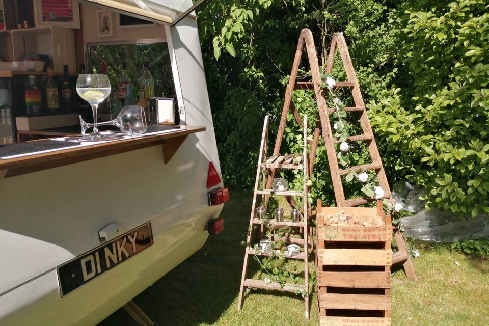 The Dinky Drinkery and its Dinky Dens