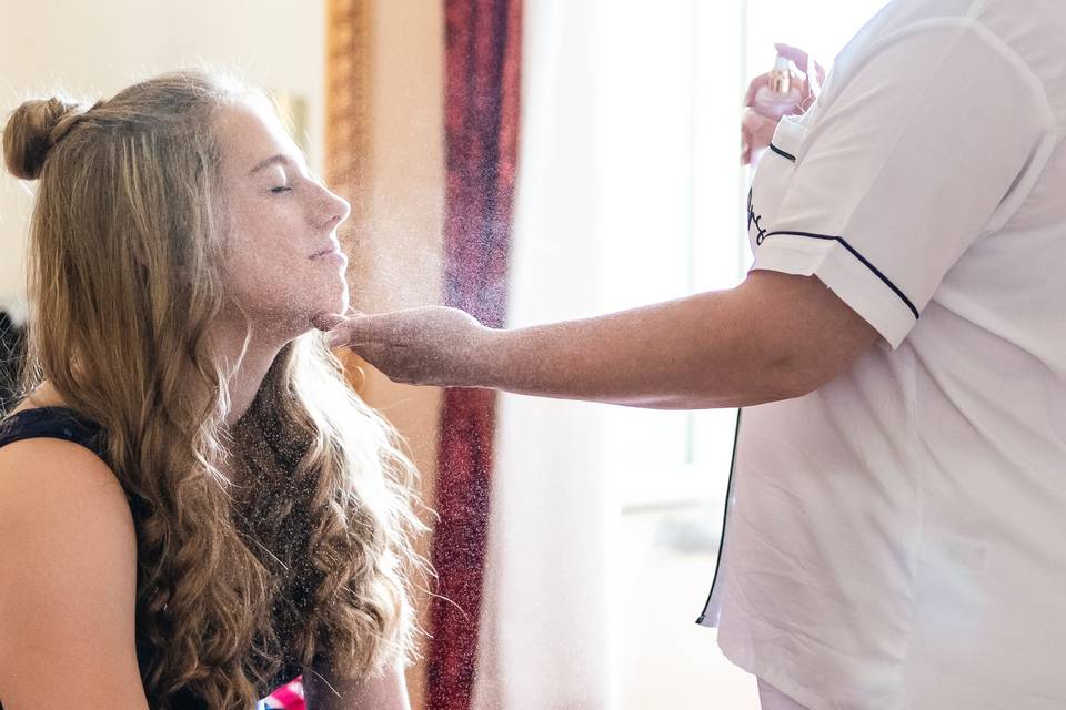 Bridesmaids morning prep