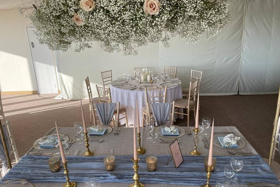 Elegant & romantic top table