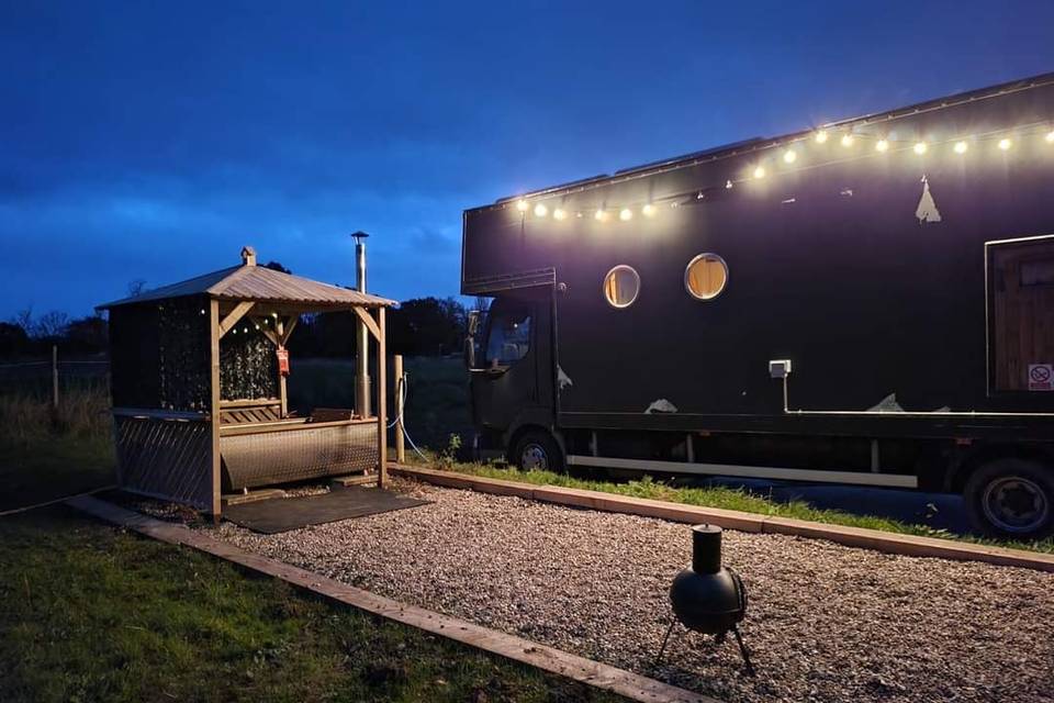 Horse box