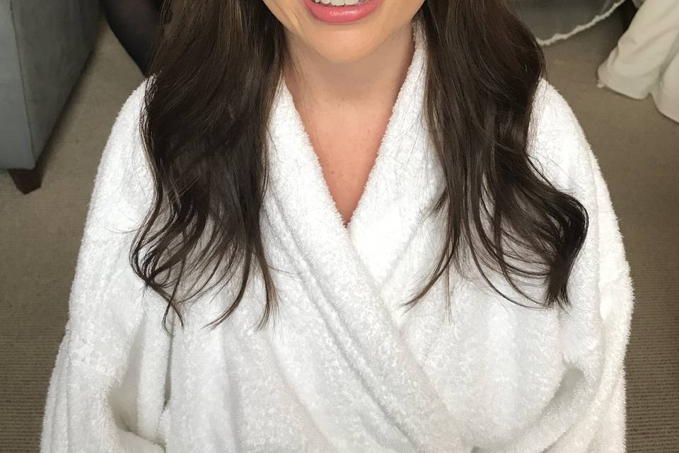 Soft glam bridal make-up