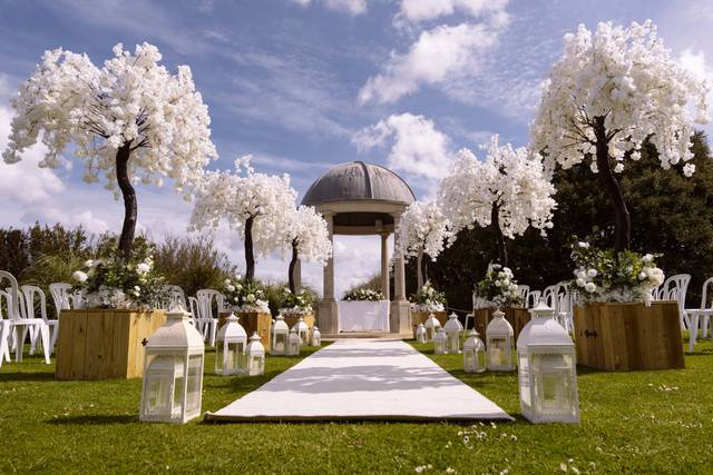 Decorated outdoor ceremony