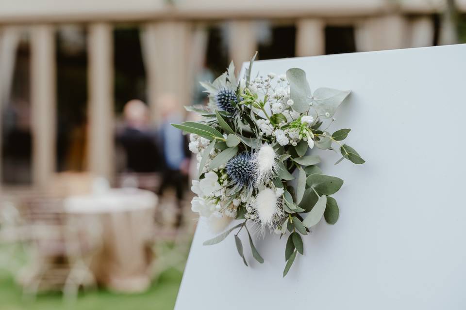 White flowers seating plan