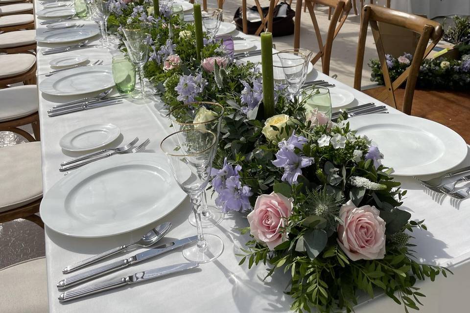 Floral table centrepiece