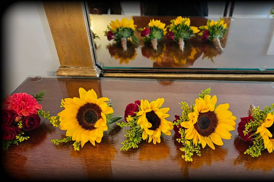 Sunflower buttonholes