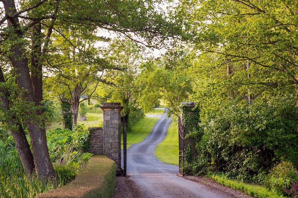 Brinsop Manor House & Knot - entrance